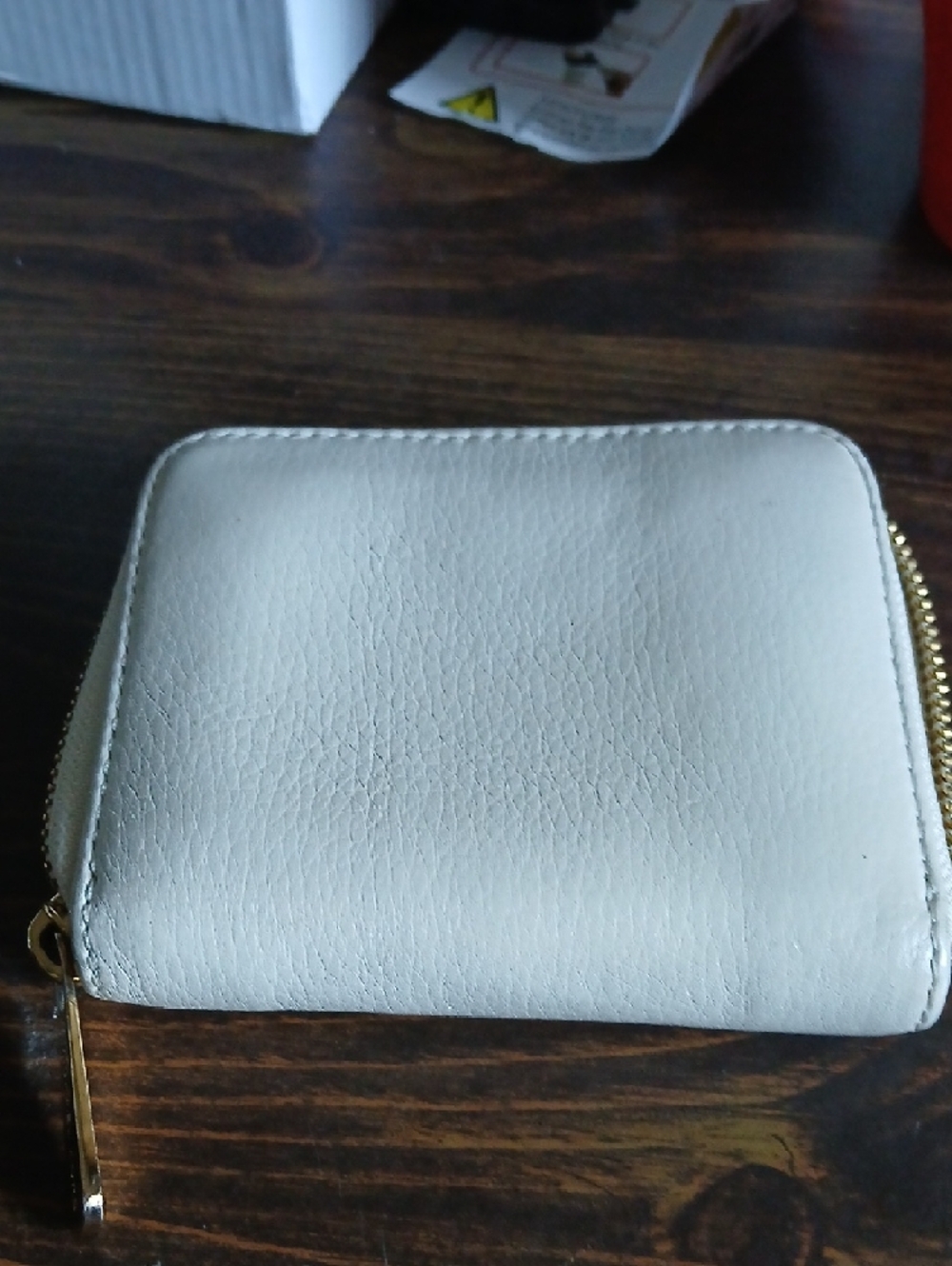 Michael Kors Cream Leather Zip Around Wallet with Gold Plaque Final Price - Picture 2 of 4